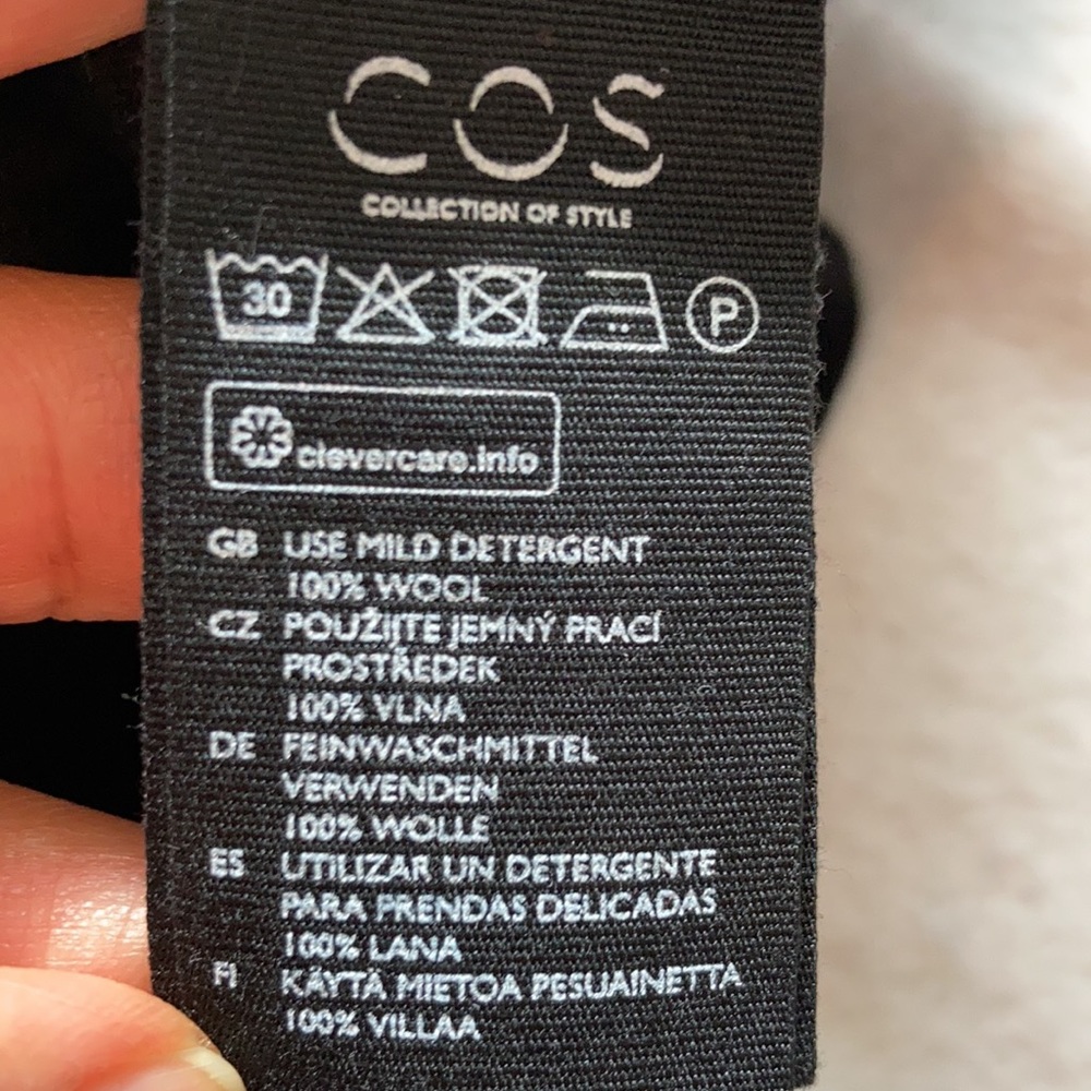 COS Merino Wool V Neck Long Sleeves Oversize Black Sweater S - Picture 8 of 8